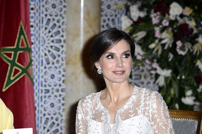 La reina Letizia deslumbra con un llamativo vestido joya en su cena de gala en Rabat