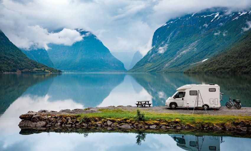 autocaravana en la naturaleza