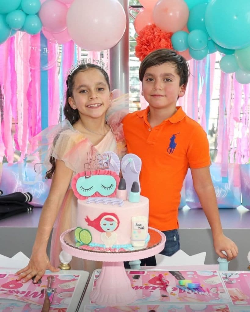 Por primera vez, Elizabeth Álvarez organizó una fiesta para cada uno de sus hijos. 