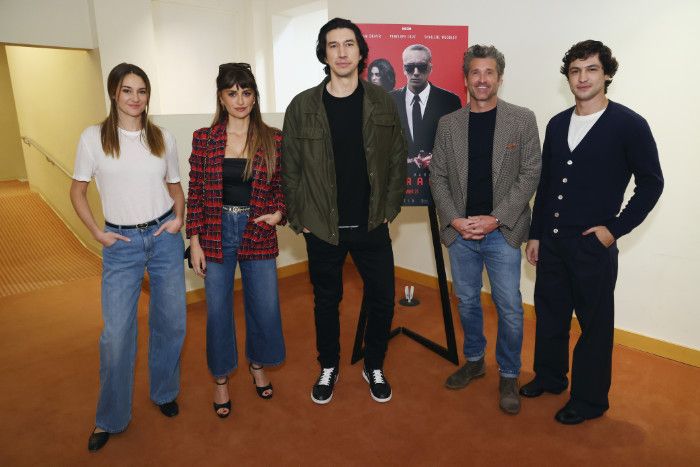 Penélope Cruz con el reparto de Ferrari