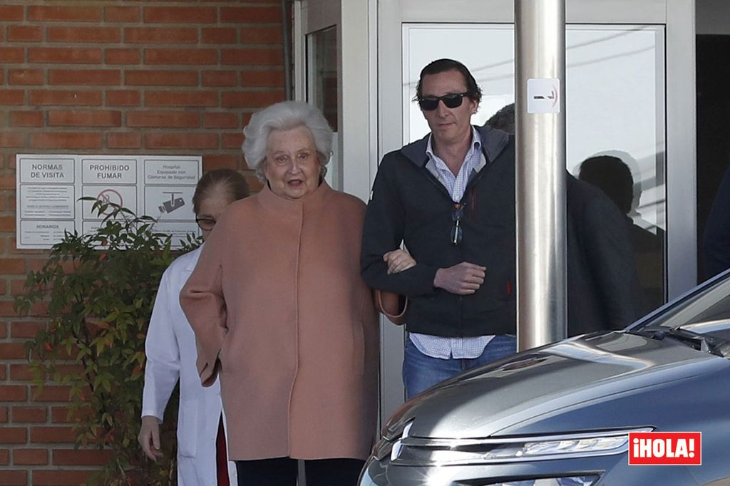 La infanta Pilar con su hijo Fernando