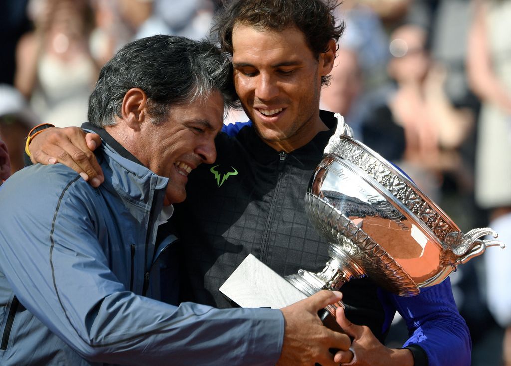 Rafa Nadal y su tío Toni Nadal en el torneo Roland Garros en 2017