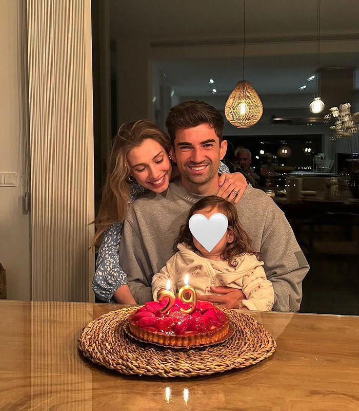 Enzo Zidane con su mujer e hija 