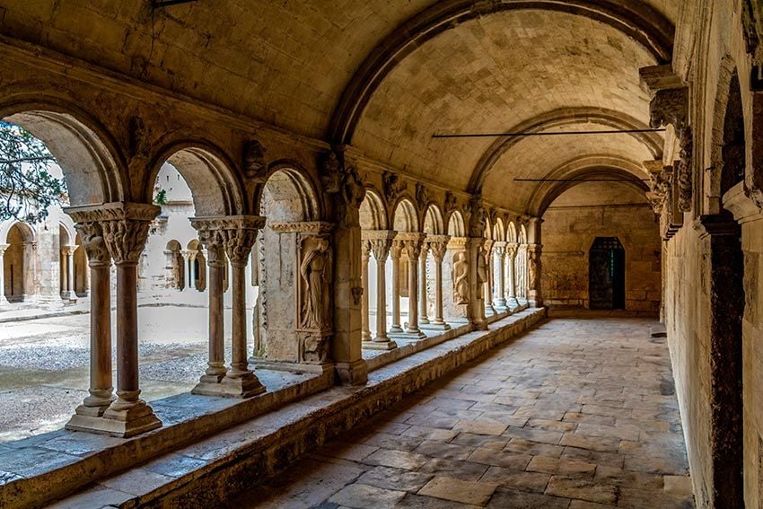 arles catedral claustro