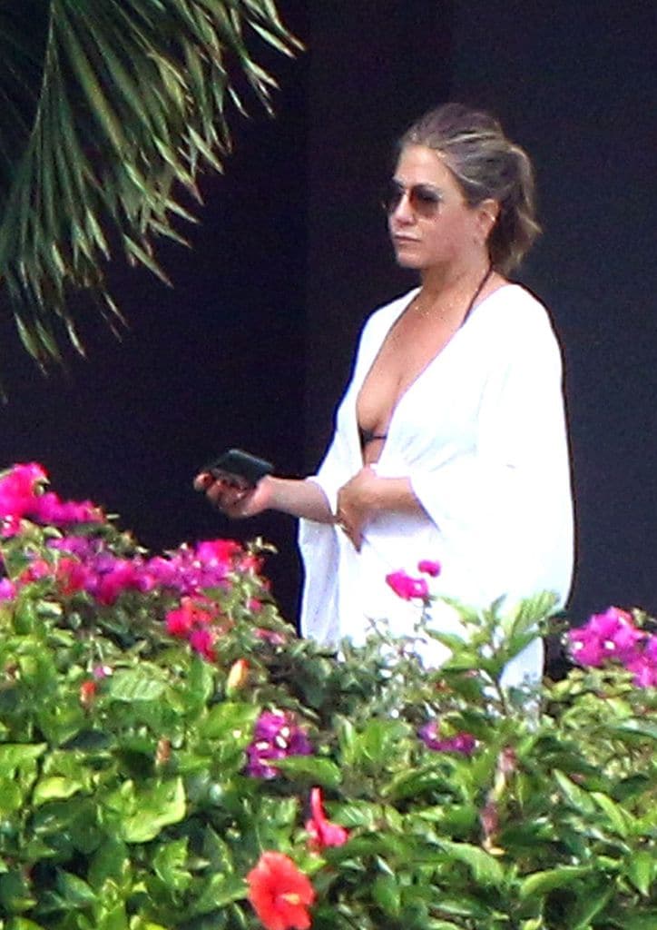 aniston-bikini