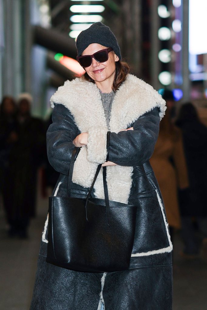 Katie Holmes se ha convertido en nuestra musa para vestir en invierno