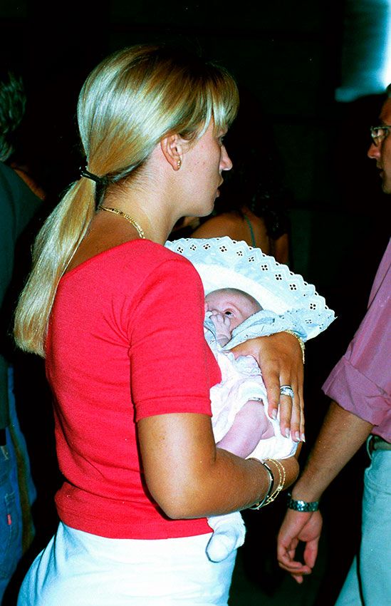 belen esteban con andrea janeiro recien nacida