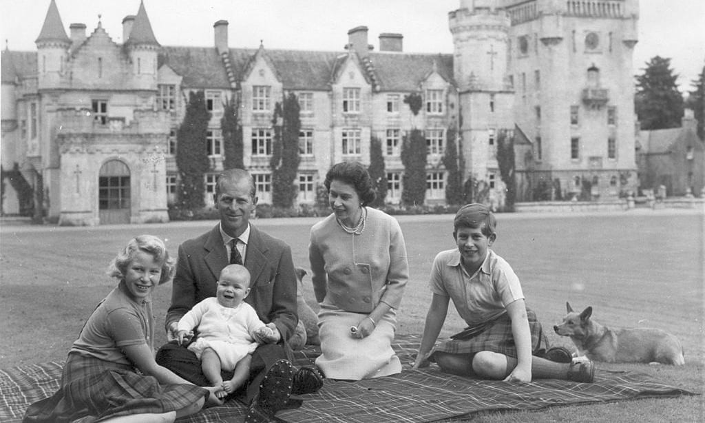 reina isabel ii y su familia