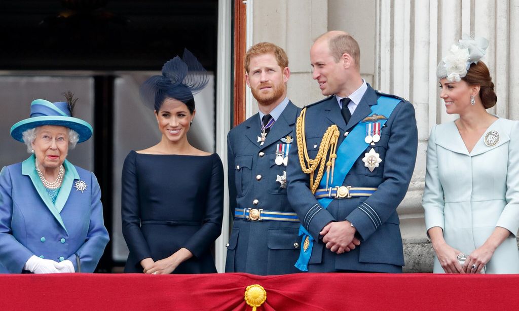 meghan markle and prince harry visit queen elizabeth ahead of invictus games