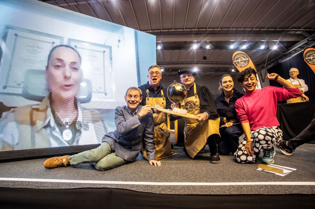 El equipo de la quesería Quinta do Pomar, celebrando el reconocimiento