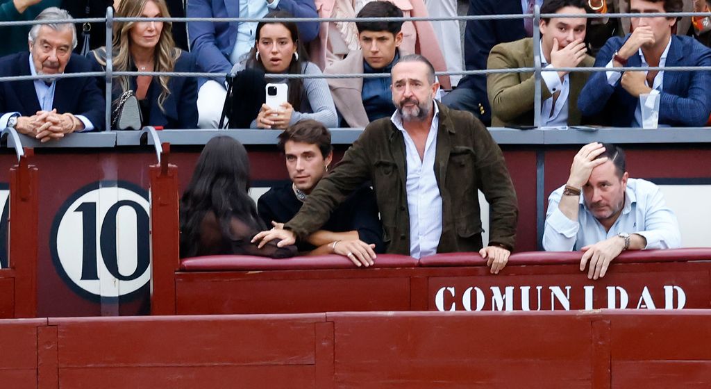 Victoria Federica de Marichalar visiblemente afectada durante la cogida a Andrés Roca Rey en la plaza de toros de Las Ventas, a 6 de octubre de 2024, en Madrid