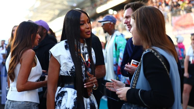 Eugenia de York con Naomi Campbell