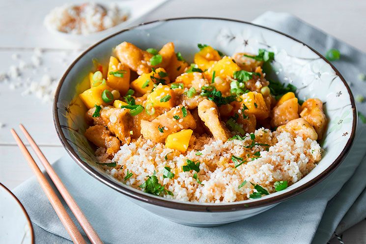 Pollo al mango y cuscús de coliflor