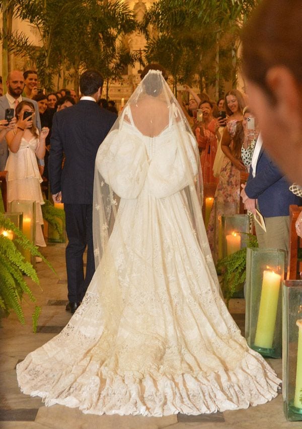 Claudia Echavarría vestido de novia por la espalda