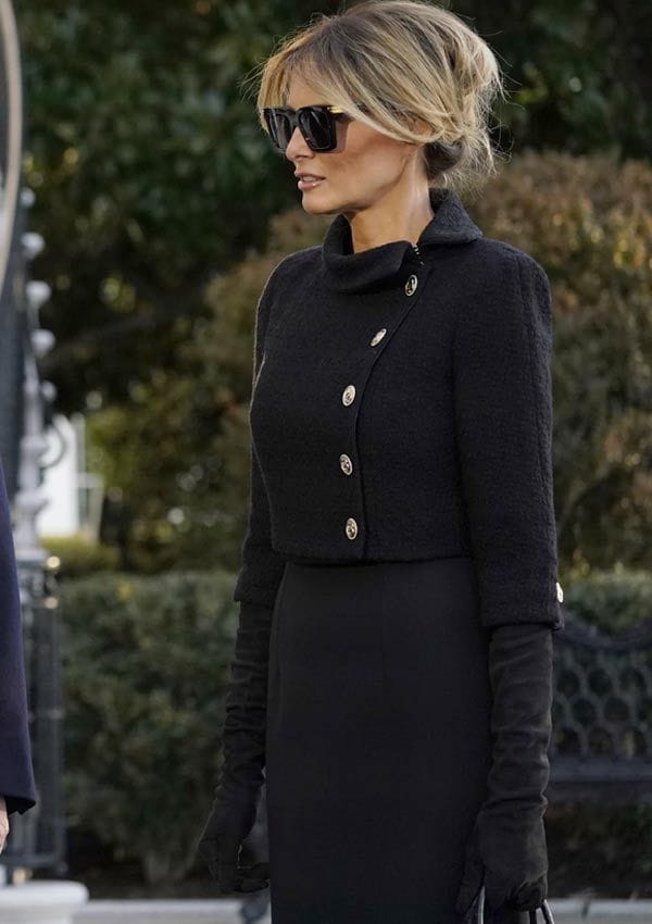 Melania Trump con look negro