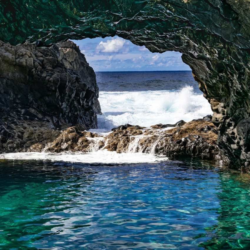 el charco azul en el hierro una de las zonas de ba o m s espectaculares de las islas canarias