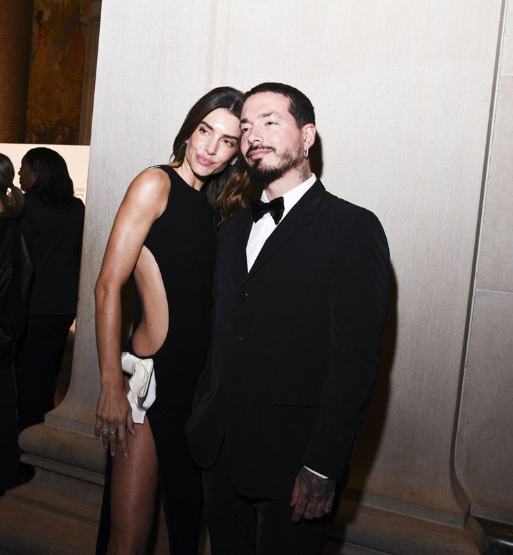  J Balvin y Valentina Ferrer en los premios CFDA Fashion Awards