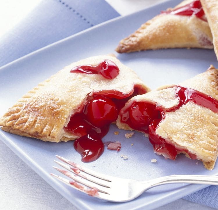 Cherry turnovers (empanadillas de cereza)