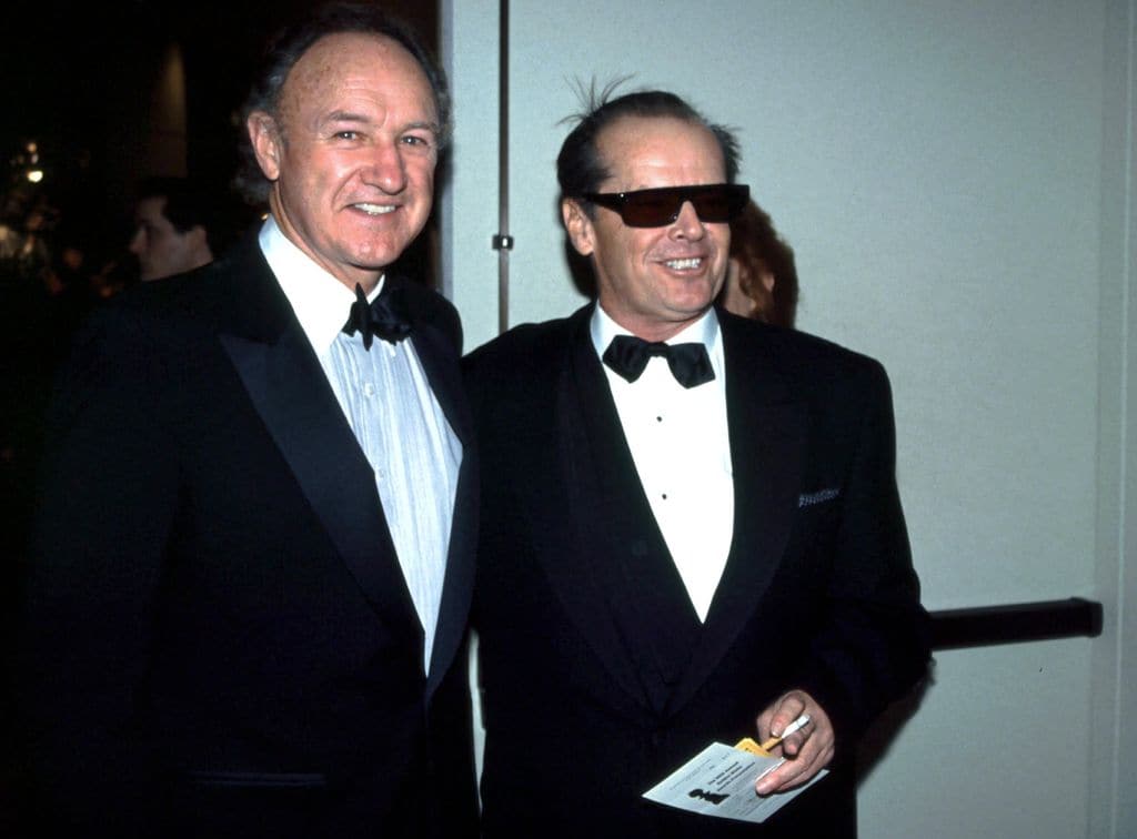 Gene Hackman junto a su amigo y compañero Jack Nicholson en la gala de los Globo de Oro de 1993 