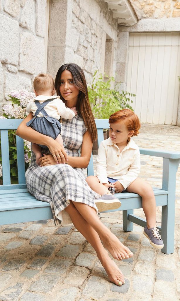 HONINOS. MARTINA JÁUDENS Y MARÍA FERNÁNDEZ-RUBÍES JUNTO A SUS HIJOS