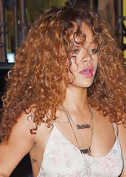 celebrities_pelo_natural_rihanna_1a