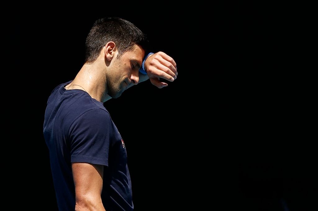 Novak Djokovic dijo haber recibido comida contaminada en su estancia en Melbourne en 2022.