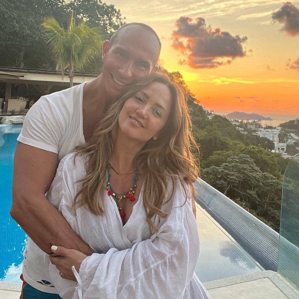 Andrea Legarreta y Erik Rubín