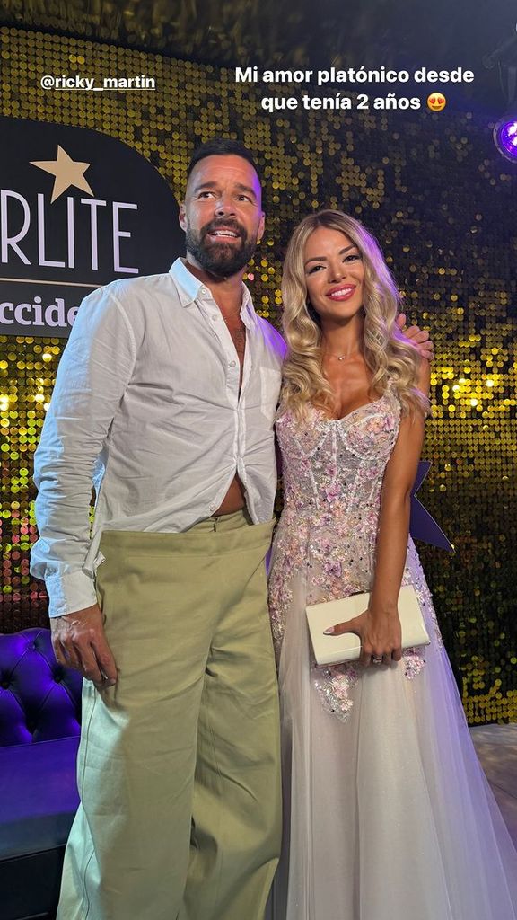 Natalia Almarcha con Ricky Martin en el Starlite de Marbella