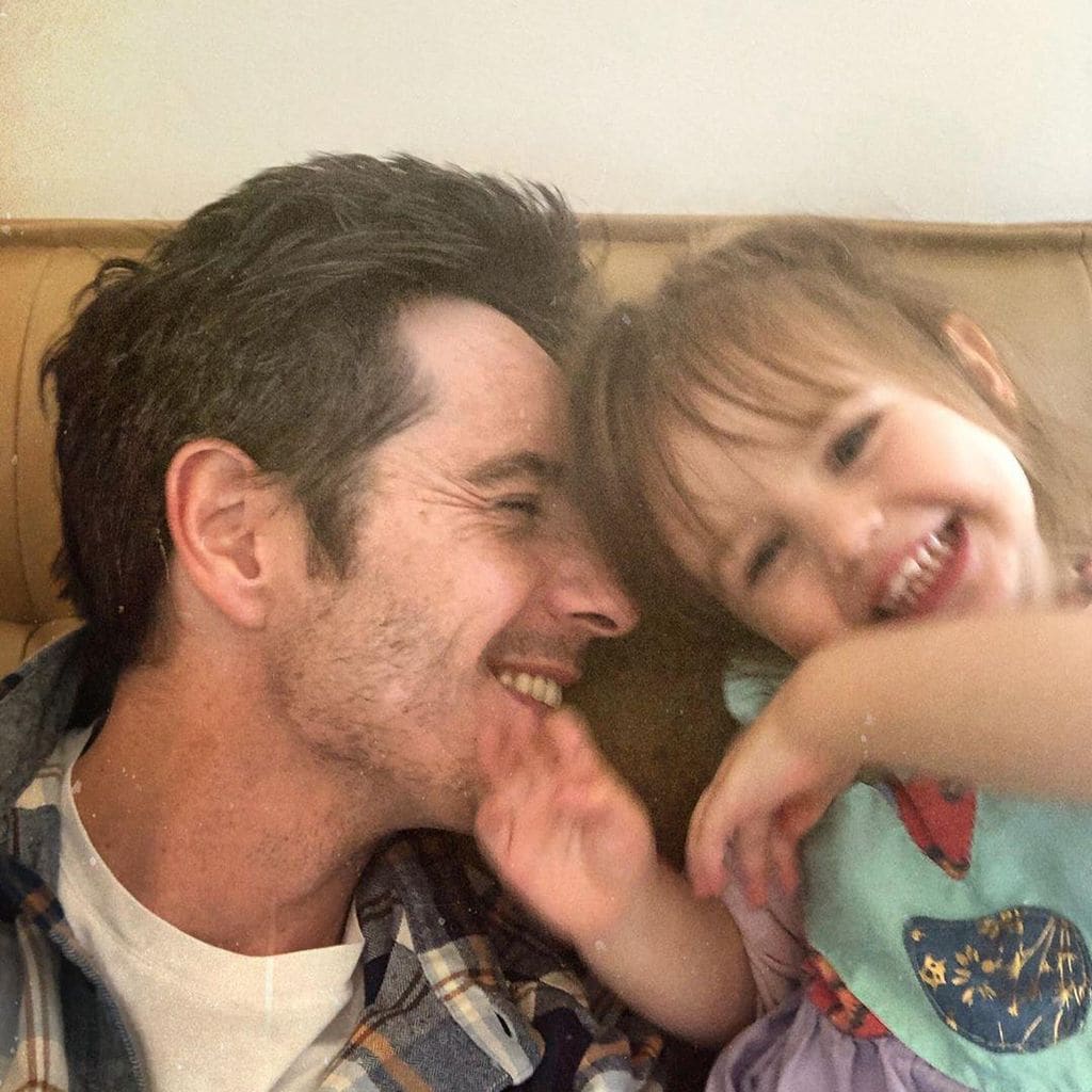 Mauricio Ochmann y su hija