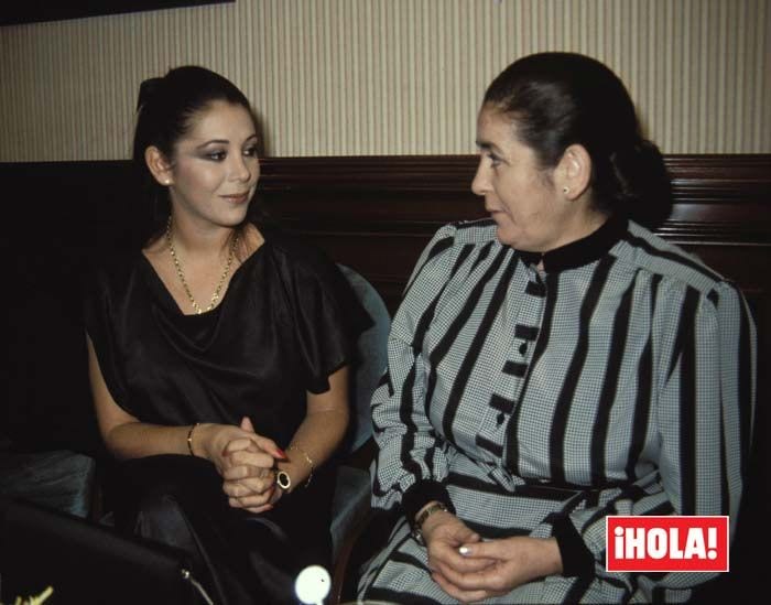 Isabel Pantoja junto a su madre, doña Ana