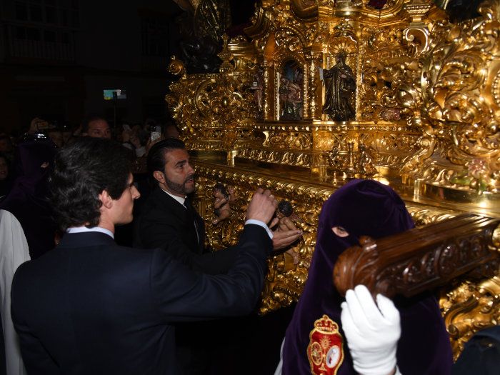 Duque de Huéscar en la procesión de La Madrugá 