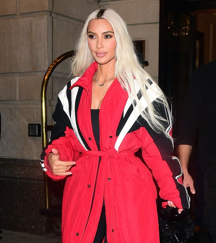 Kim Kardashian con un total-look rojo en Nueva York