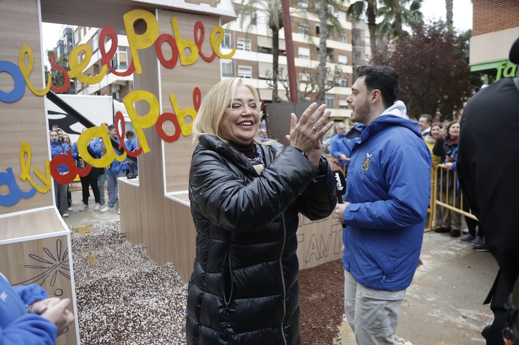 Belén Esteban en Paiporta para celebrar las Fallas con los afectados por la dana