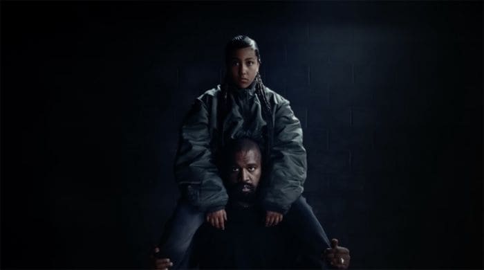 Kanye West y su hija North West en el vídeo del rapero