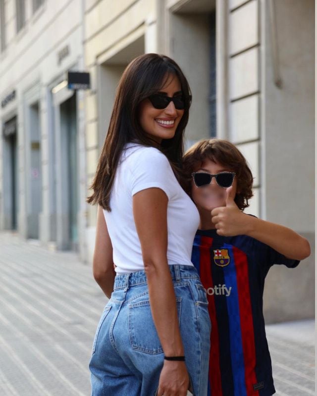 Rachel Valdés y su hijo Máximo