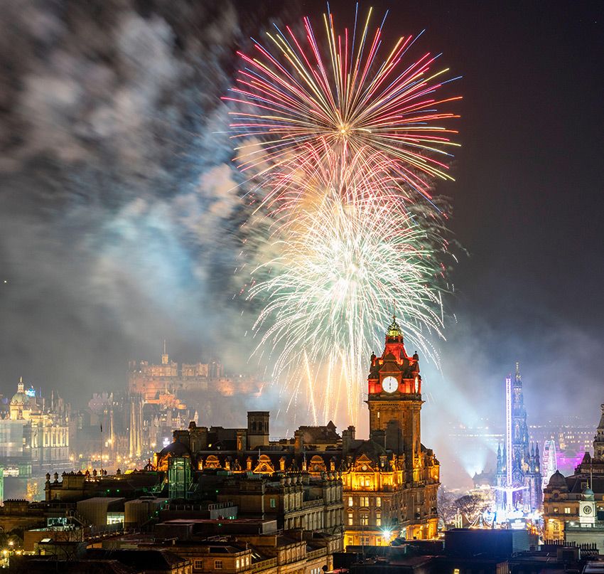 Edimburgo, Escocia, Hogmanay, Nochevieja, Navidad, fuegos artificiales