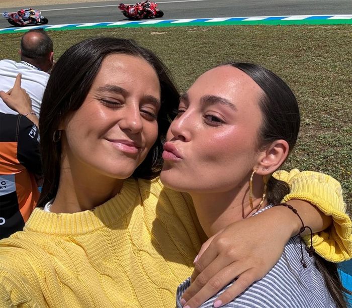 Victoria de Marichalar disfruta del circuito de Jerez con la 'influencer' Lola Lolita y su gran amiga Rocío Laffón