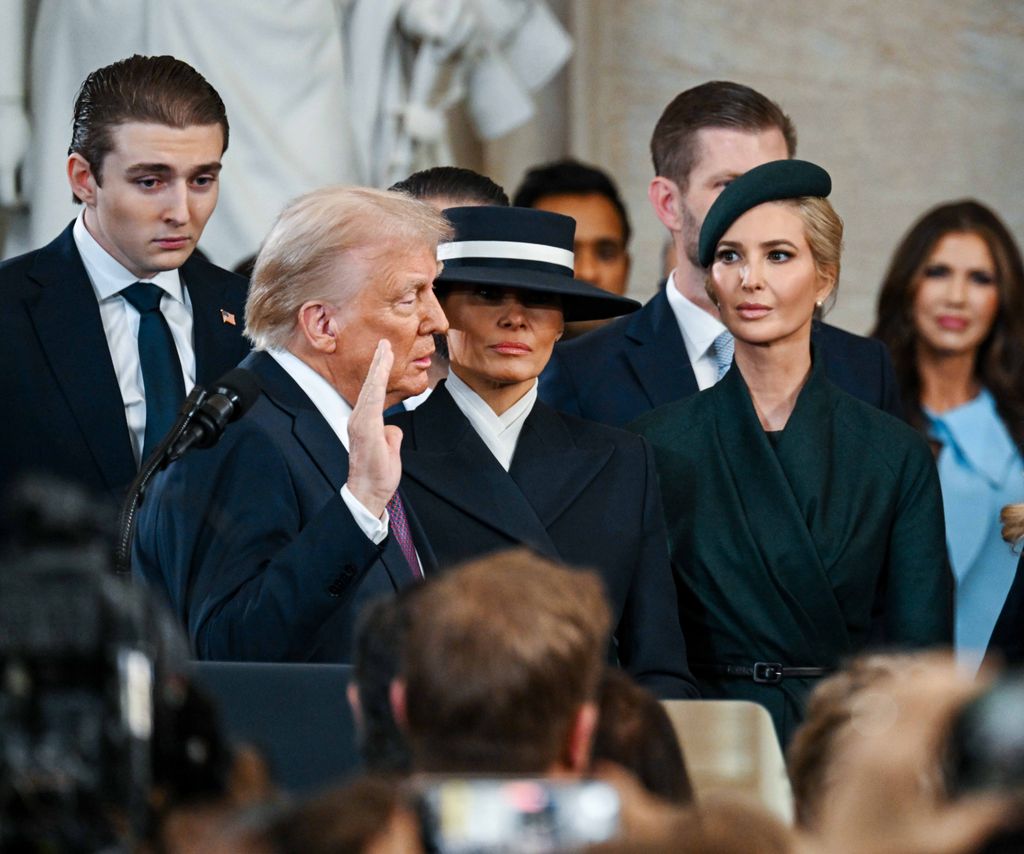 Barron acommpañó a su padre en su toma de posesión como presidente.