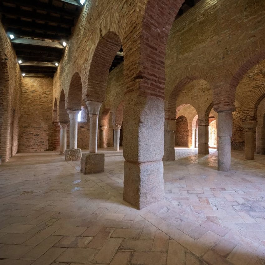 interior de la mezquita de almonaster la real huelva