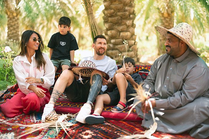 Messi con su mujer Antonela Roccuzzo y dos de sus tres hijos