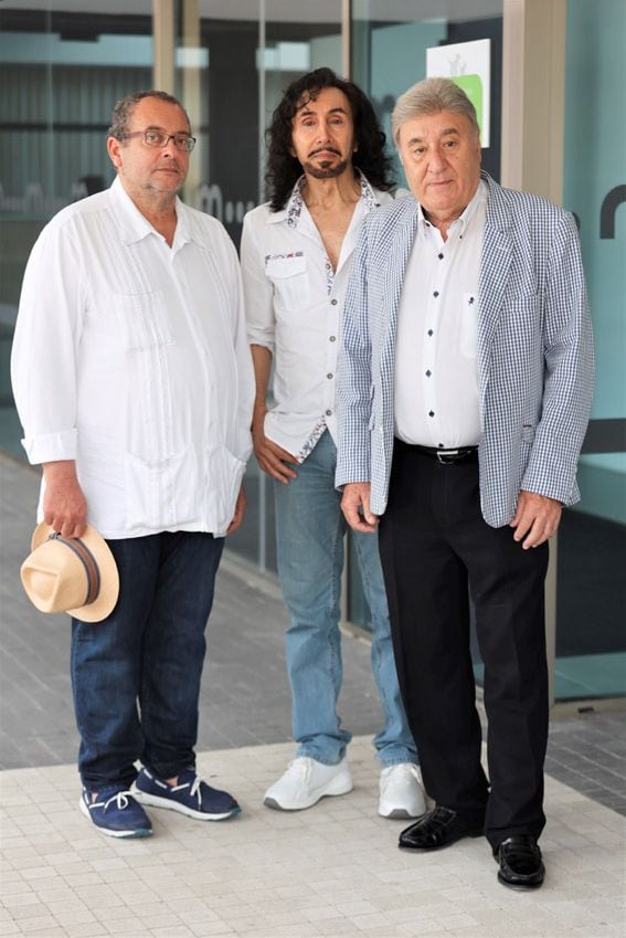 José Antonio, Manuel Taravilla y Tony Antonio en la capilla ardiente de 'Mari Carmen y sus muñecos'