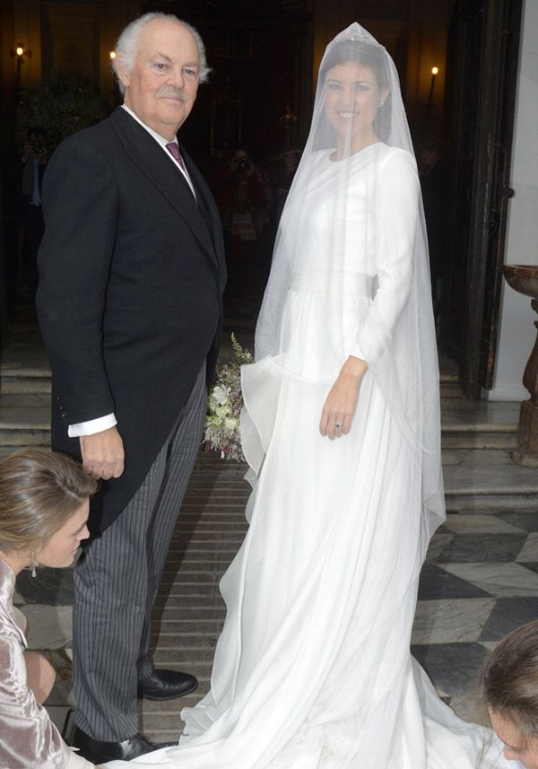 Laura Vecino, Naty Abascal, María Colonques... diferentes 'looks' de invitada para una boda en Sevilla