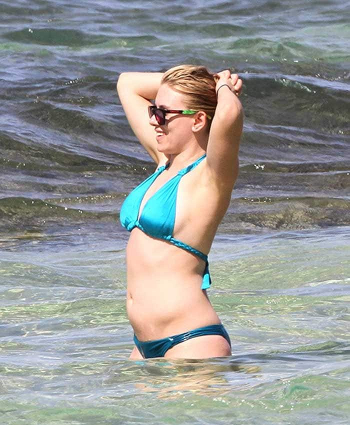 Scarlett Johansson en el mar durante unas vacaciones en Hawái