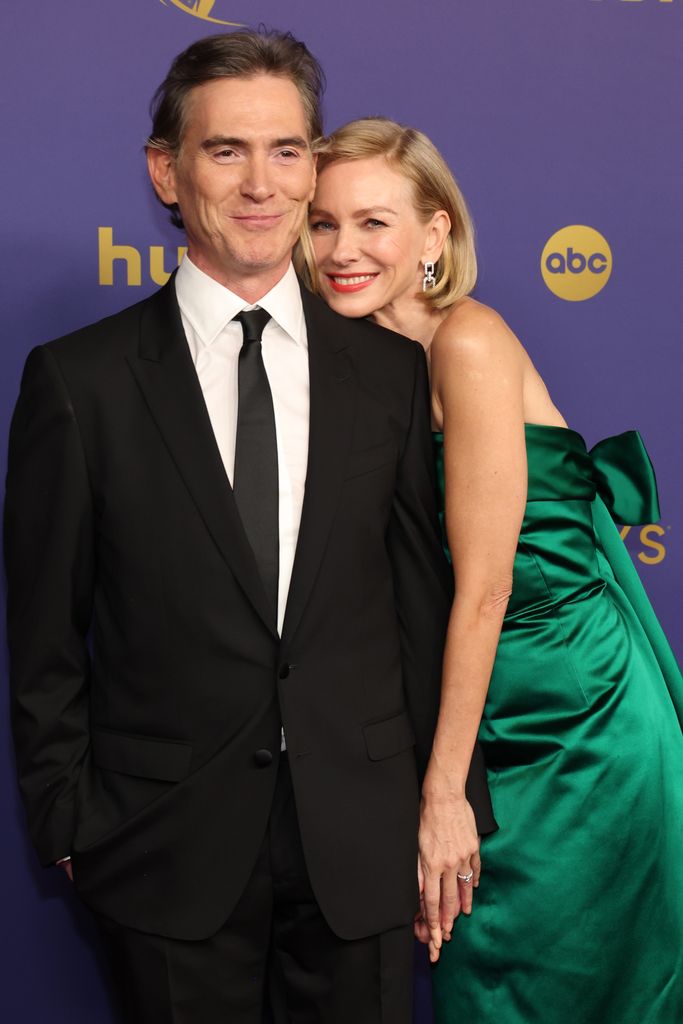 Billy Crudup y Naomi Watts. Premios Emmy 2024