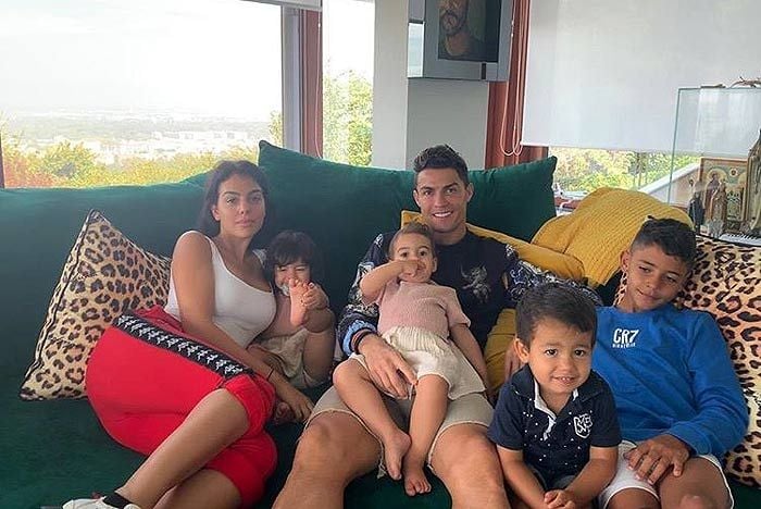 Georgina Rodríguez y Cristiano Ronaldo, los mejores (y más amorosos) maestros para sus hijos