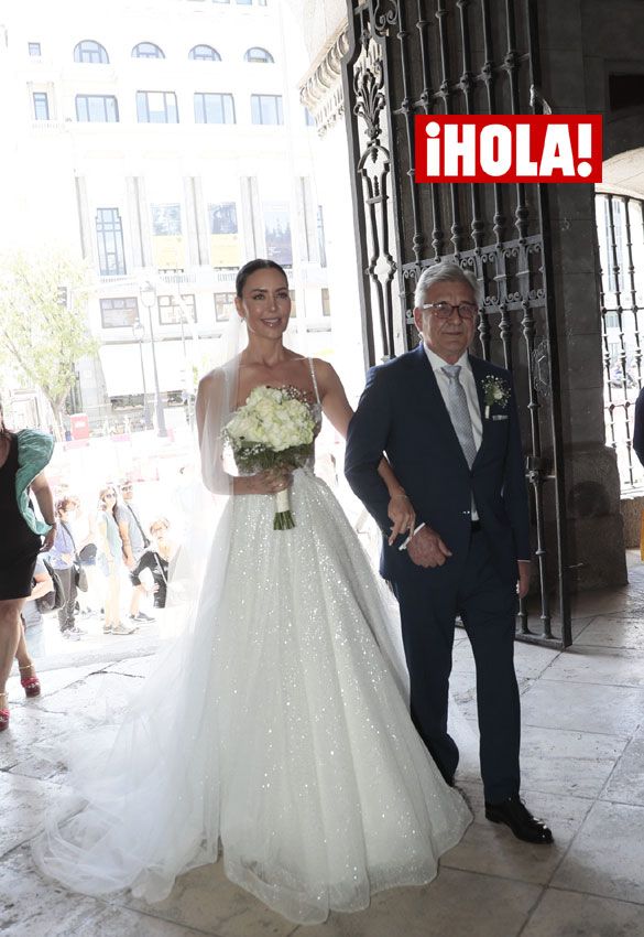 Vania Millán: los detalles de su vestido de novia con cristales y lentejuelas