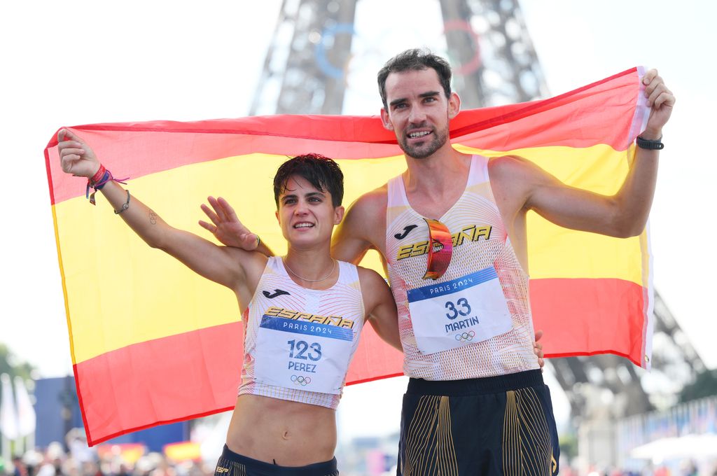 La emocionante celebración de los atletas Álvaro Martín y María Pérez tras ganar el oro olímpico en París