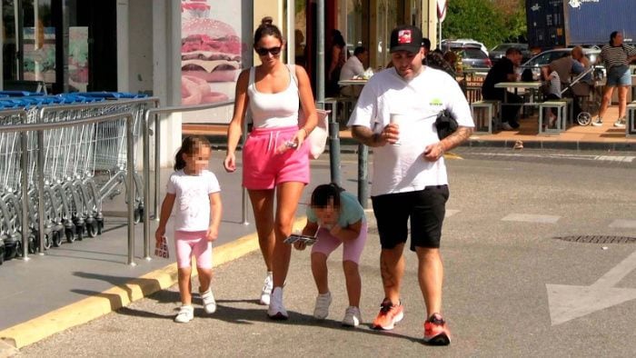 Kiko Rivera e Irene Rosales con sus hijas