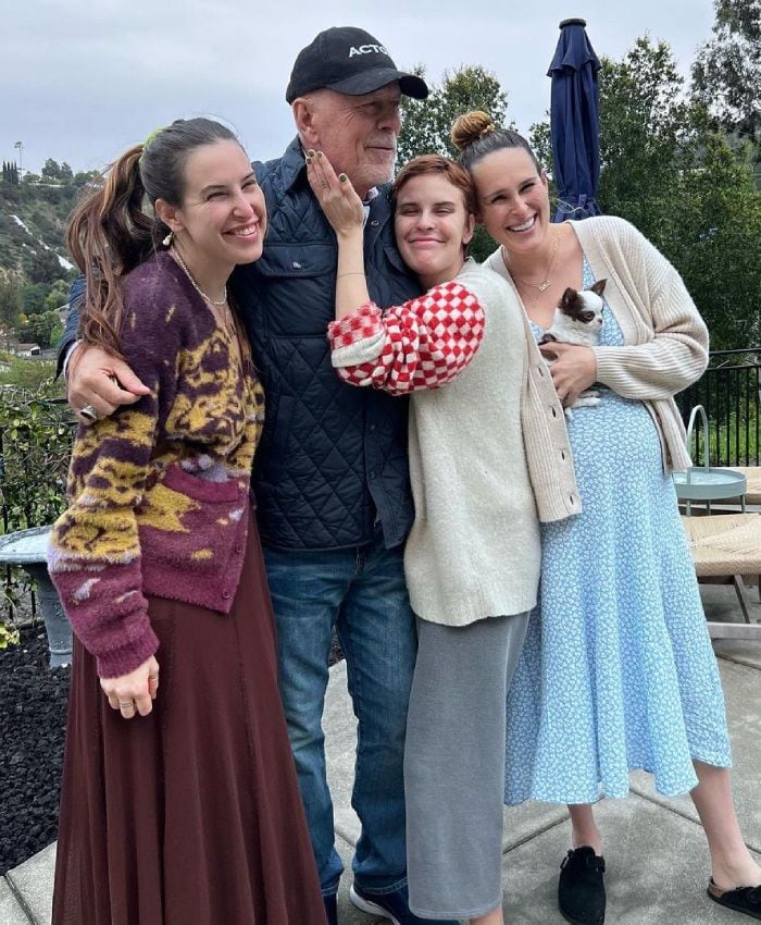 Bruce Willis junto a sus tres hijas 