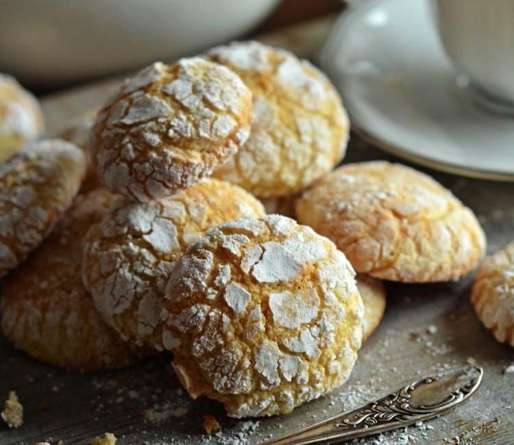 Galletas 'agrietadas' de almendra